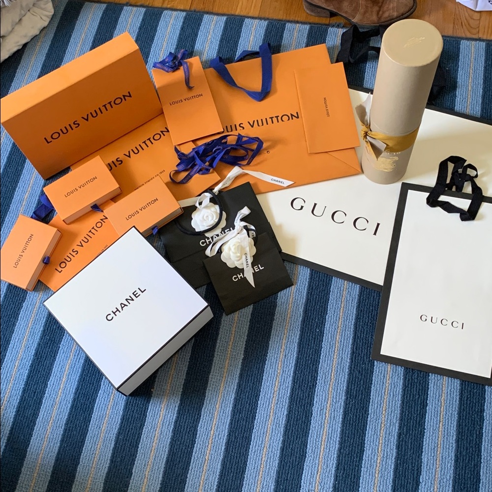 Luxury BOXES and BAGS LV, Burberry, Chanel, Gucci